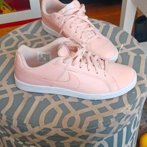Light pink/ peach Nike
